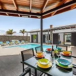 3 Bedroom With Private Pool Close To Papagayo Villa