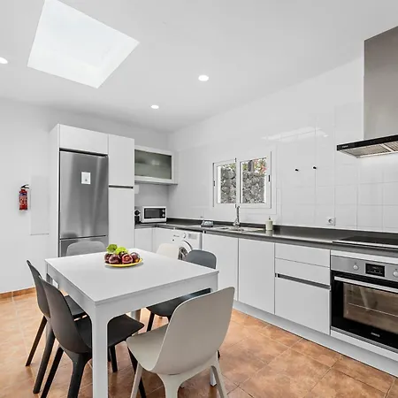 3 Bedroom With Private Pool Close To Papagayo Villa Playa Blanca