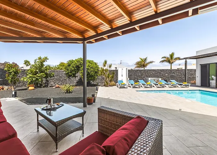 3 Bedroom With Private Pool Close To Papagayo Villa Playa Blanca