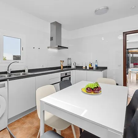 3 Bedroom With Private Pool Close To Papagayo * 플라야블랑카