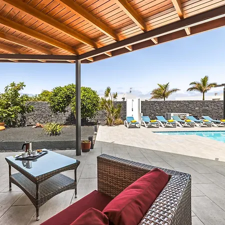 3 Bedroom With Private Pool Close To Papagayo Villa Playa Blanca (Lanzarote)